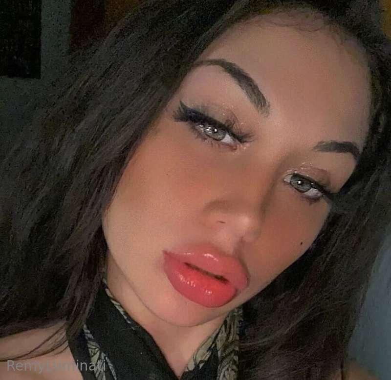 I hate not having a phone this new year is coming and a whol..