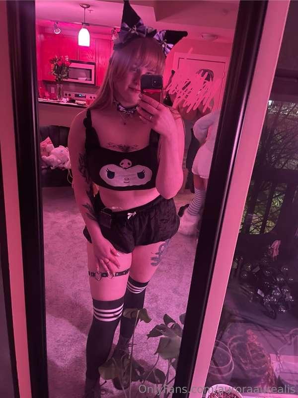 i went to a hello kitty rave this weekend as kuromi!! she ne..