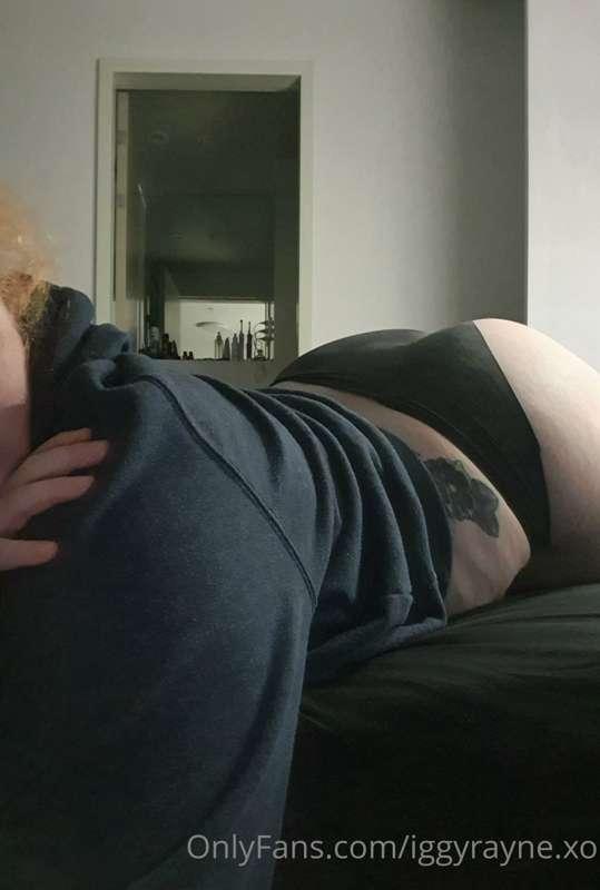 Definitely a hoodie and no pants day. 👀