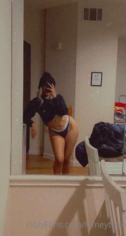 good morning. happy tuesday 🖤