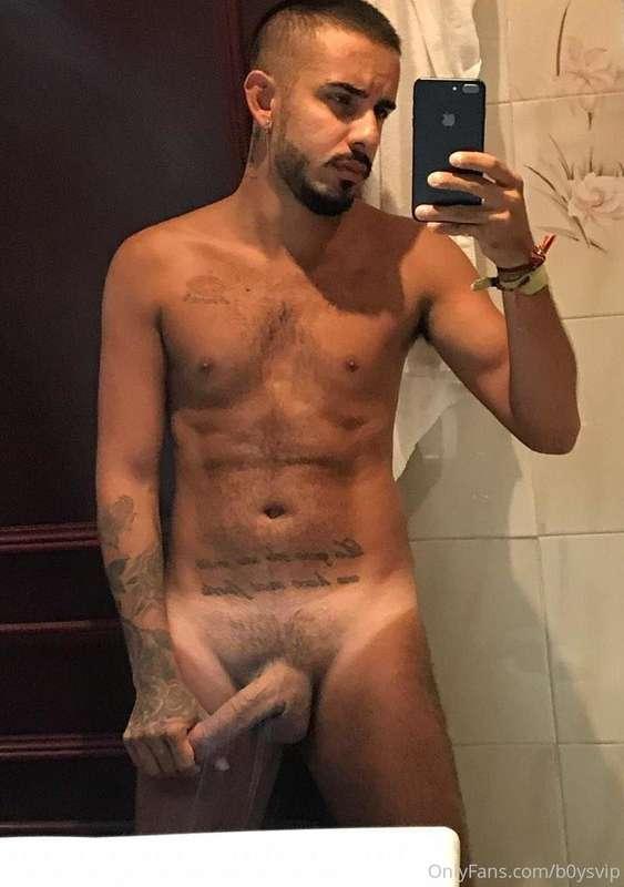 Do you have enough with what I have in my hand ?? 🍆🌽🍑🤪 tiene..