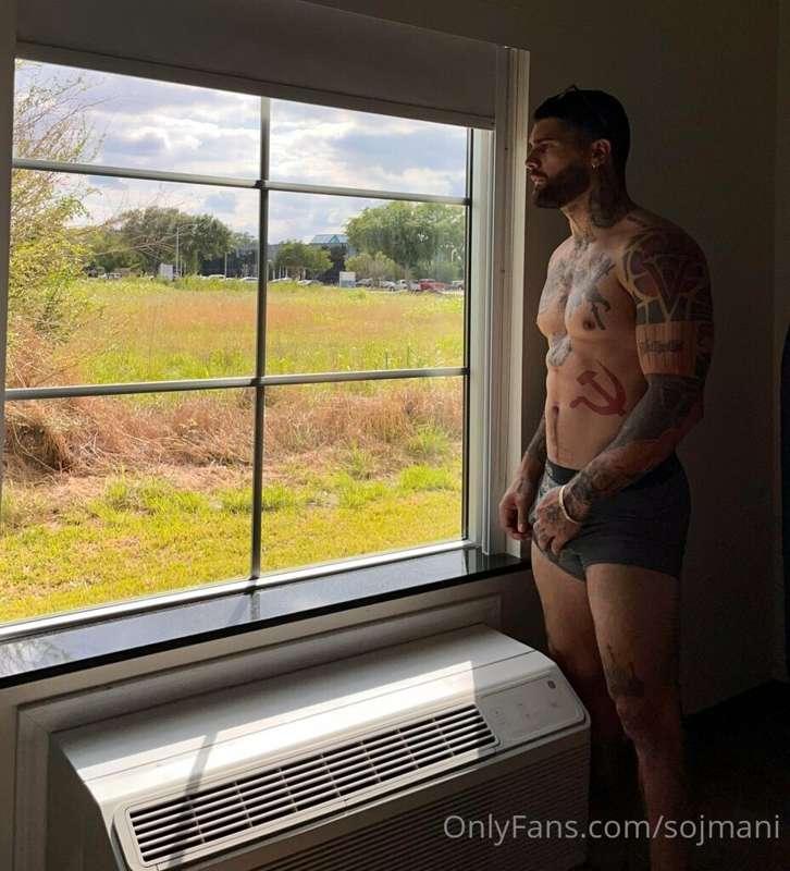 I made it to Cali, I got some stuff lined up for May. New ph..