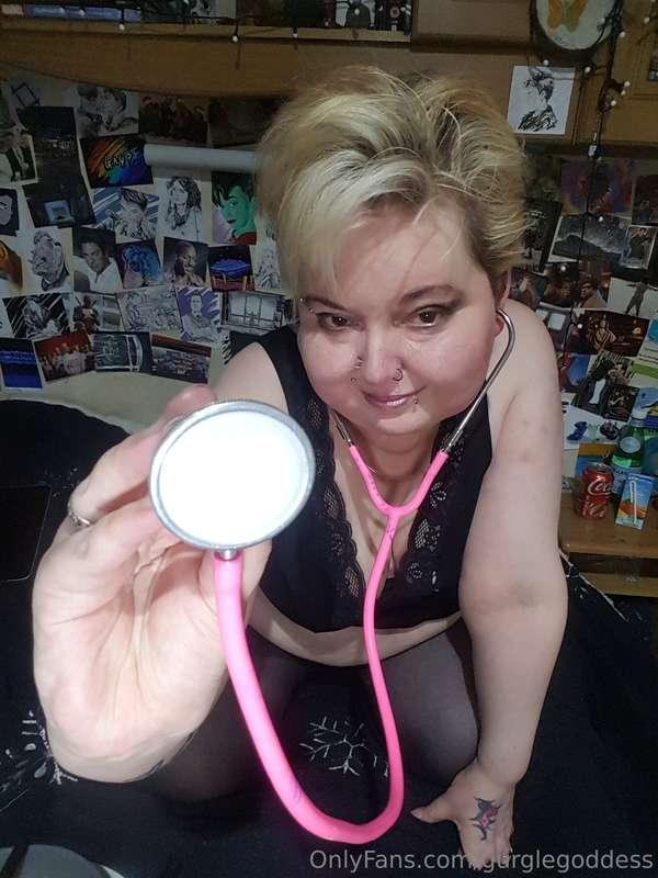 The doctor is IN 🩷🩺 Would you rather listen to my belly with..