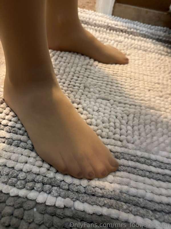 mrs_footjobqueen image #8