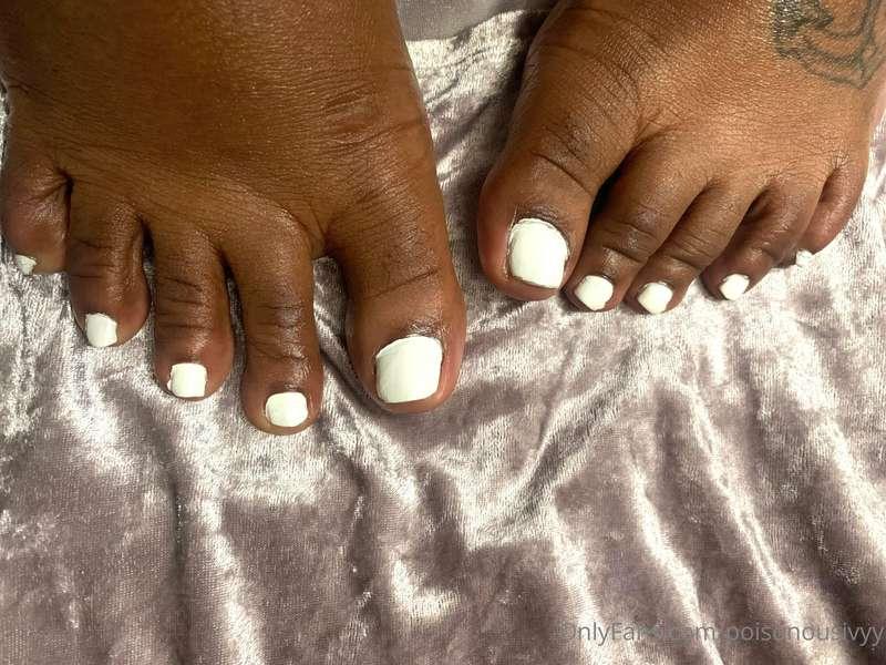 poisonousivyy image #1