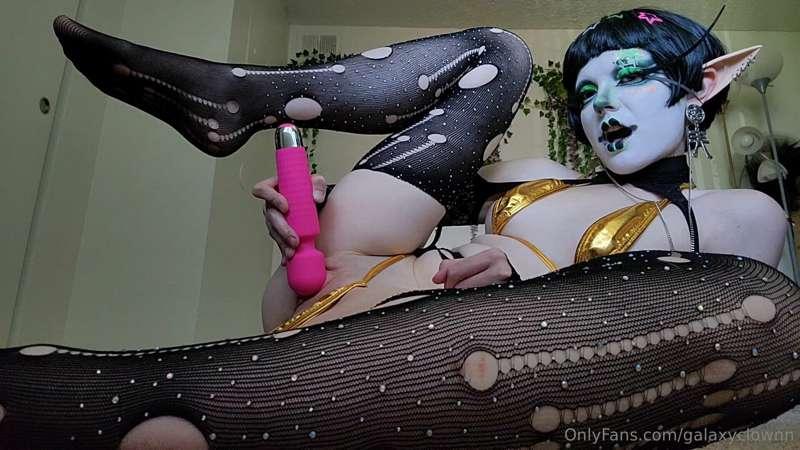 Goodnight cuties! Think of me before you go to bed tonight, ..