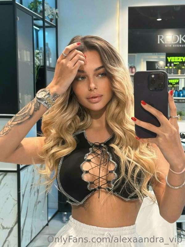 What do you think of my new hair?🥵🤤