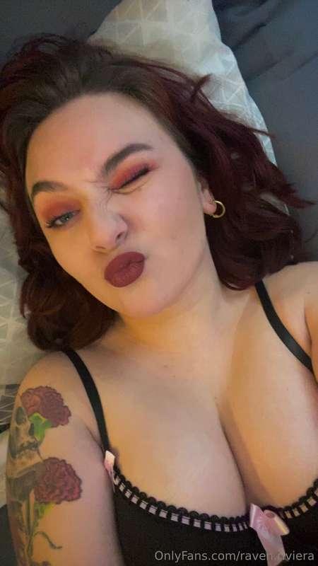 Just a selfie… 
but peep how good my 🍒 look 👀