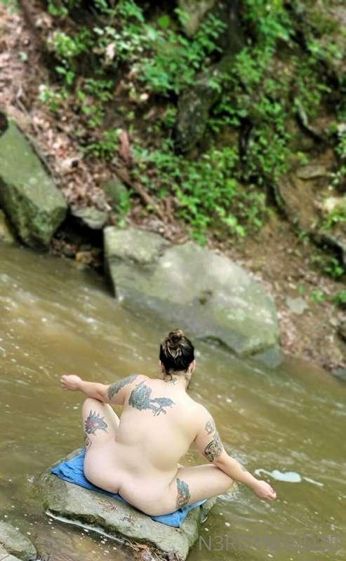 My fav way to calm my mind, clear my head, and reconnect w n..