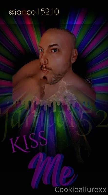 🔥come check out my sexy friend🔥  😈I'm Charlie and I satisfy ..