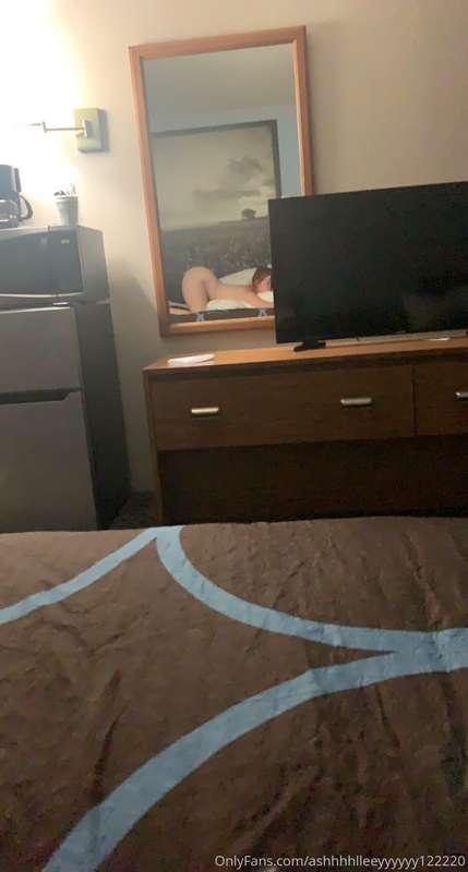 Got a hotel room with my boo thing. Comment what you want to..