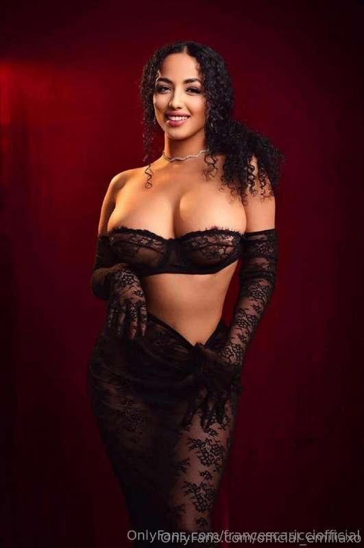 𝐎𝐌𝐆! 😱😰 𝐂𝐎𝐌𝐄 𝐅𝐎𝐑 𝐅𝐑𝐄𝐄 @francescaricciofficial 𝐓𝐎 𝐒𝐄𝐄 𝐓𝐇𝐈𝐒 𝐇𝐎..