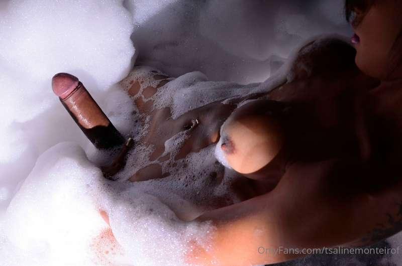 Come to the bathtub w me ?