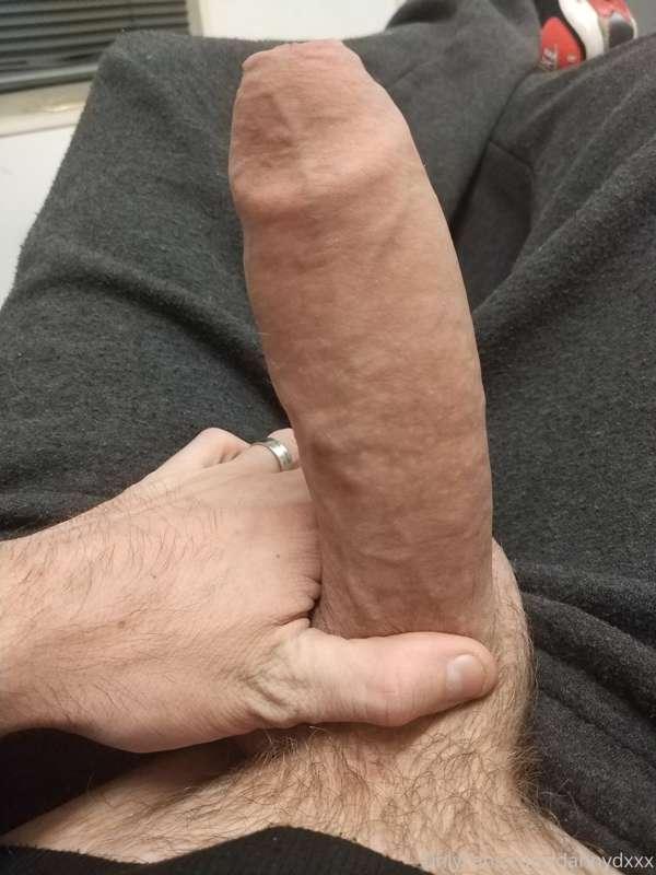 Who Wants To Cum Play?!?!