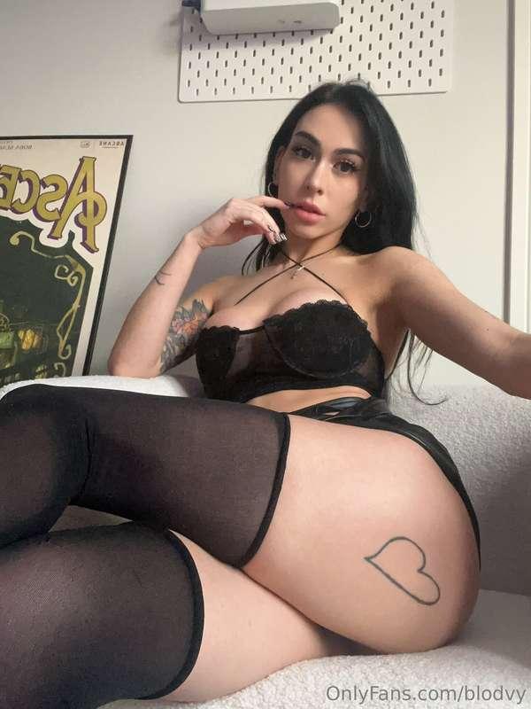 new years eve party tonight!! >_< our last horny chats of th..