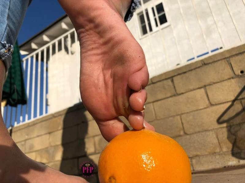 This orange became my prop today 🍊🧡