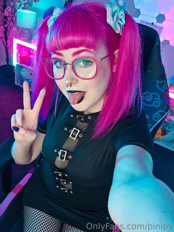 🟣 LIVE ON TWITCH🟣

I'm back from my mini stream break! Come ..