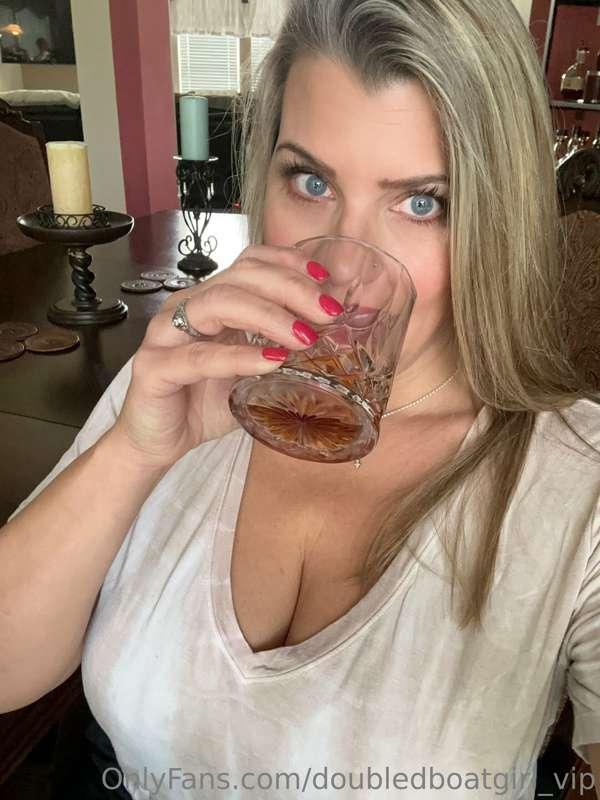 ***Bourbon makes her clothes fall off*** 

Scroll ➡️👉➡️➡️