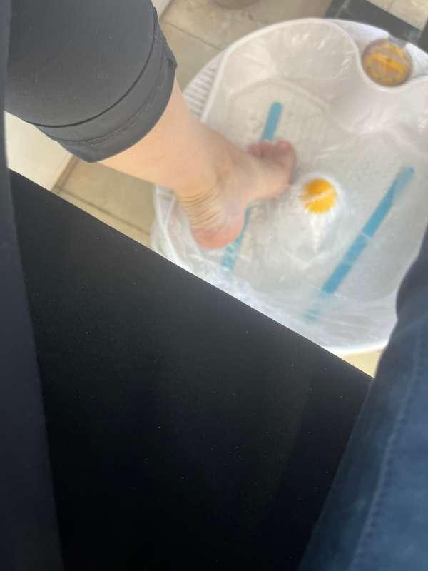 Doing pedicure today what color u think i ll do?