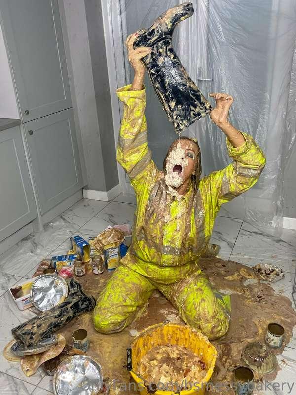 bsmessybakery image #0