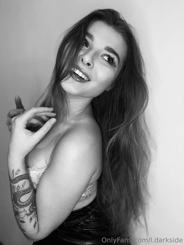 Do you also like photos in black and white? 😏❤️