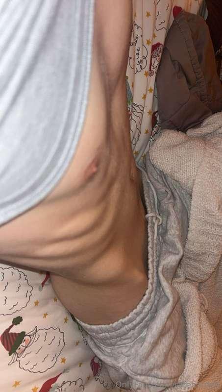 some recent horny pics 😈😈🫶🏼