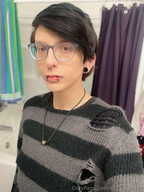 cut my hair a lil shorter than normal, just to try it out! i..