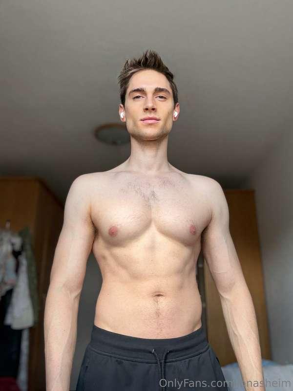 I need someone who can calm me down😈🍆