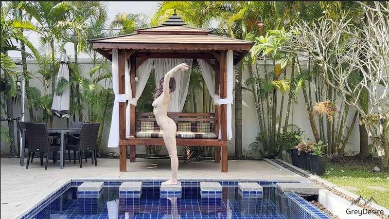 Mountain Pose
A little arch of the back to raise the chest higher will always do you good!
#yoga