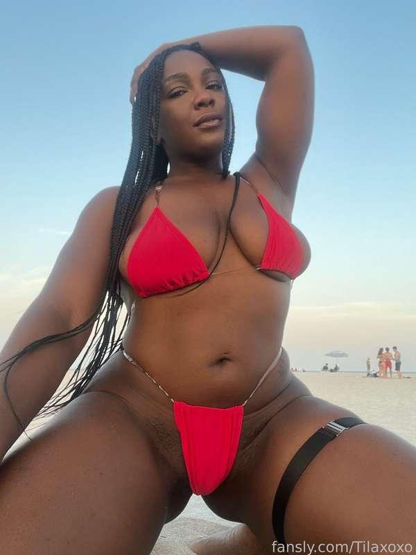 Let’s start the day off with a little fun at the beach ❤️😉


#beach #nudity #publicnudity #exhibitionist #bikini 