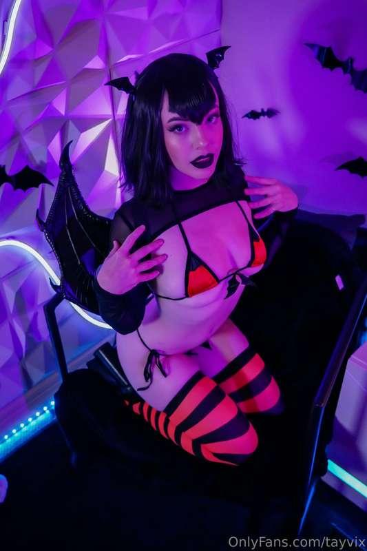 Hihi 🖤🎃 I know I’ve been real bad about posting this year, i..