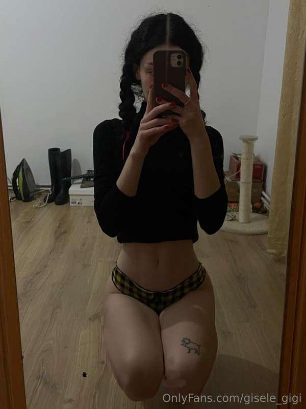 Hi Daddy 🥰 I am 💥 ❤️‍🔥@littlelollita18 ❤️‍🔥💥Just turned 18 😈..