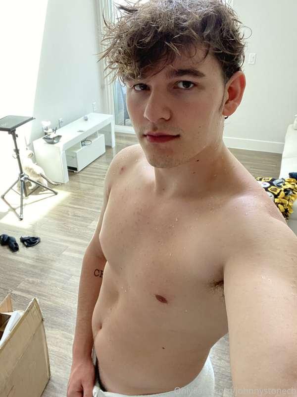 I just shot a huge fucking load of cum 🤤 should I post it? G..