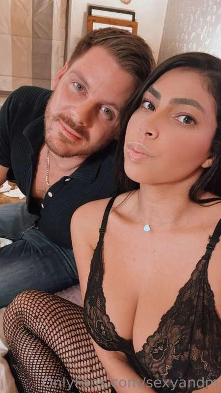 We’re live now, super horny 🎥

Come check 🔥🤍 
Follow the lin..