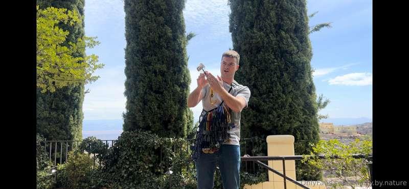 I'm considering getting a VR headset and would like your fee..