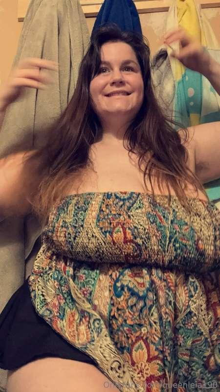 Pretty outfit wanna see what’s under baby?