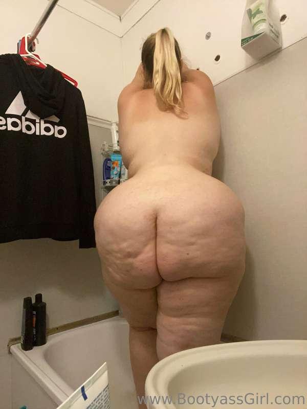 bootyassgirl image #1
