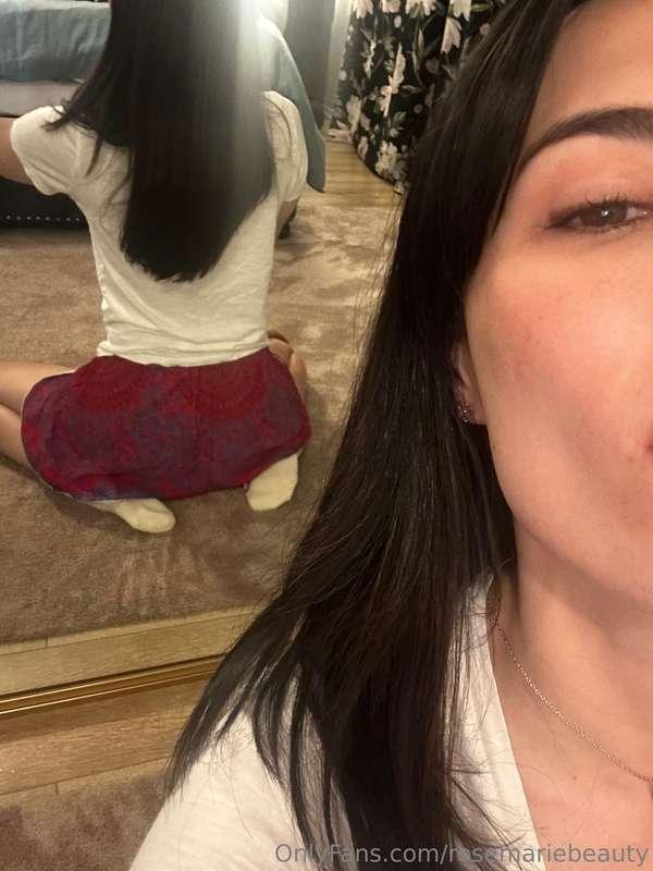 Want to see what’s beneath these shorts? 😋🍑