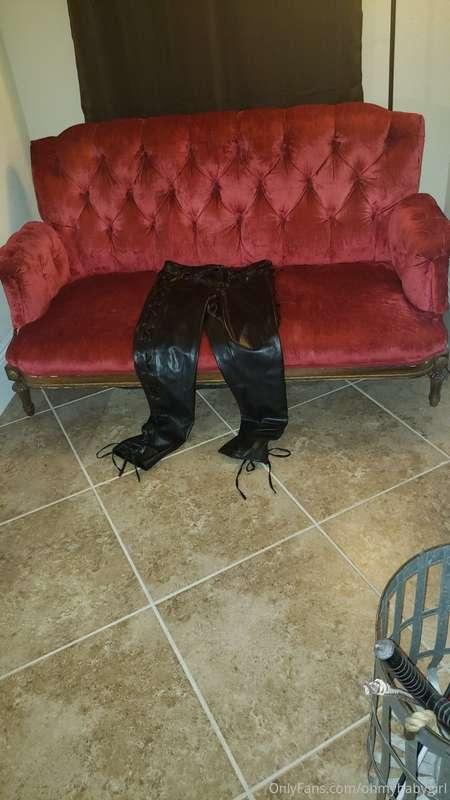 I just wanted into get in his pants. 👅