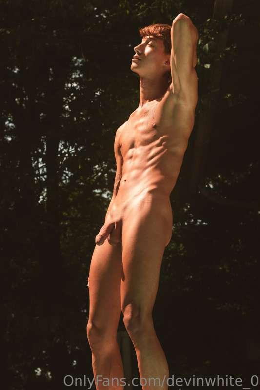 Pool photo shoot <3
-
sun hitting my body at just the right ..