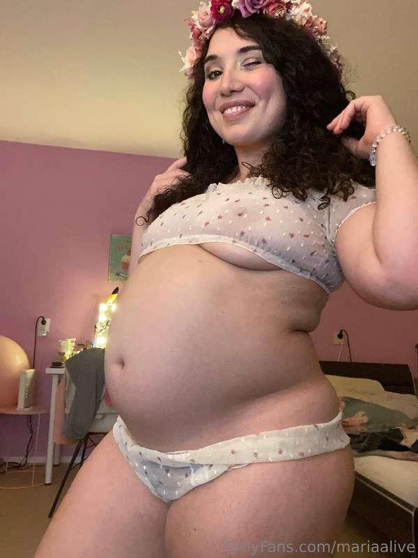 A round belly is my best accessory