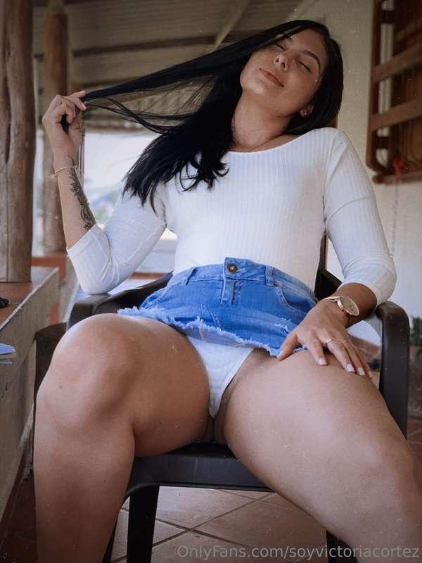 Let me distract you... 😏