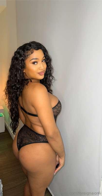 Ass or tits?🙈