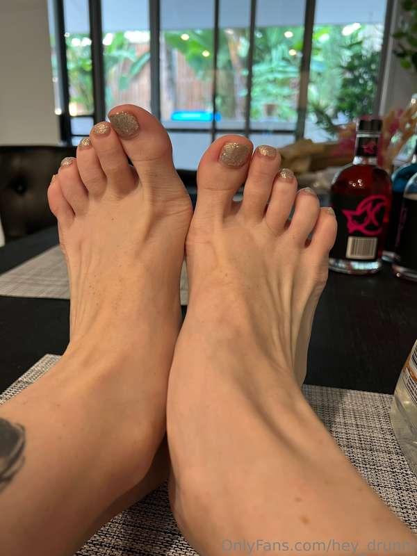 My cute lil beans!!

Whos gona massage them for me on saturd..