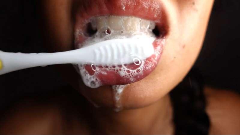 Follow me to my toothbrush session and check my mouth for cleanness 