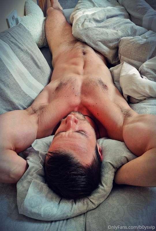 yeee. Come show me a little more that I don't see your cock ..