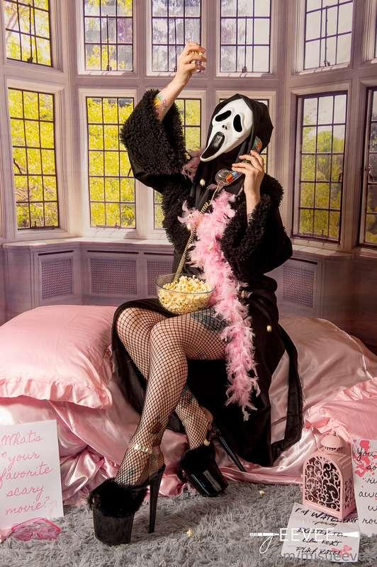 I'm serious about the scary movie! What do you want to watch..