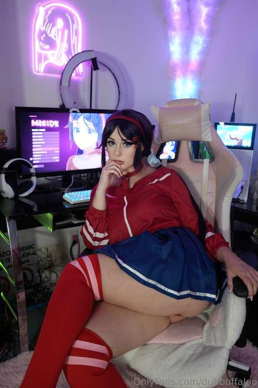 Going live for my VIPs at 1pm EST today 😛