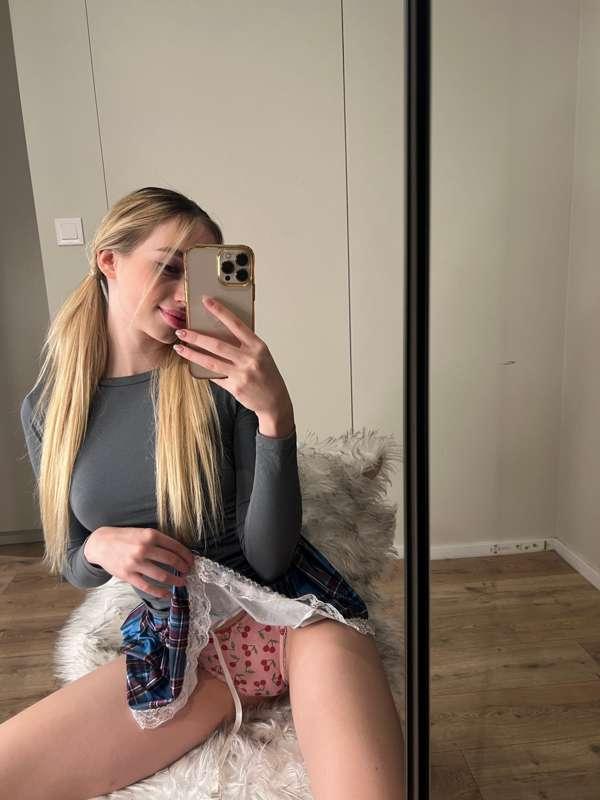 Today I'm ready to fulfil any of your wishes 🔞