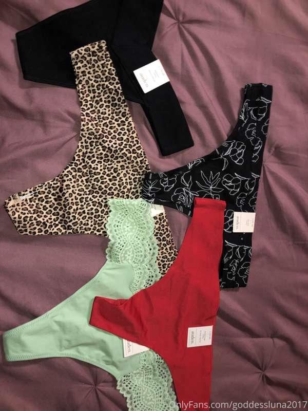 which ones you wanna see this fat ass in 😏😝?